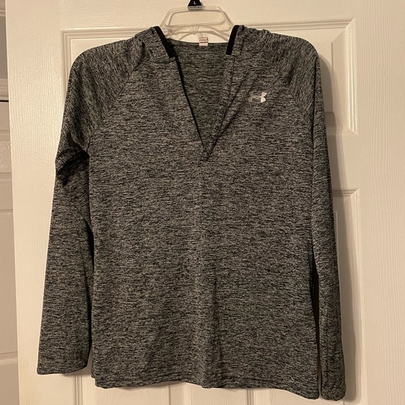 Under Armour Tops - Under Armour Loose Fit Heat Gear Hoodie